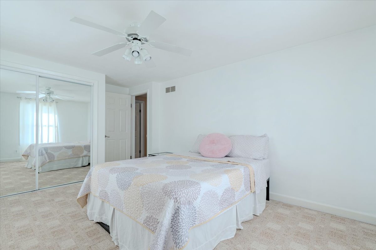 3213 W Birkshire Drive Property Photo 17