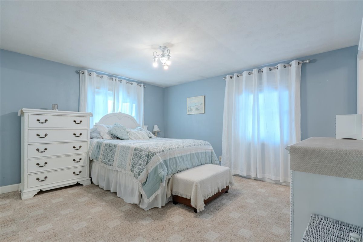 3213 W Birkshire Drive Property Photo 18