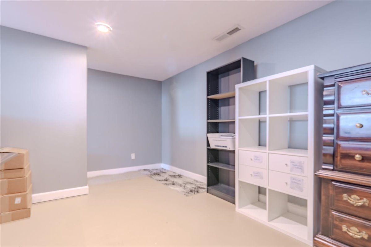 3213 W Birkshire Drive Property Photo 24