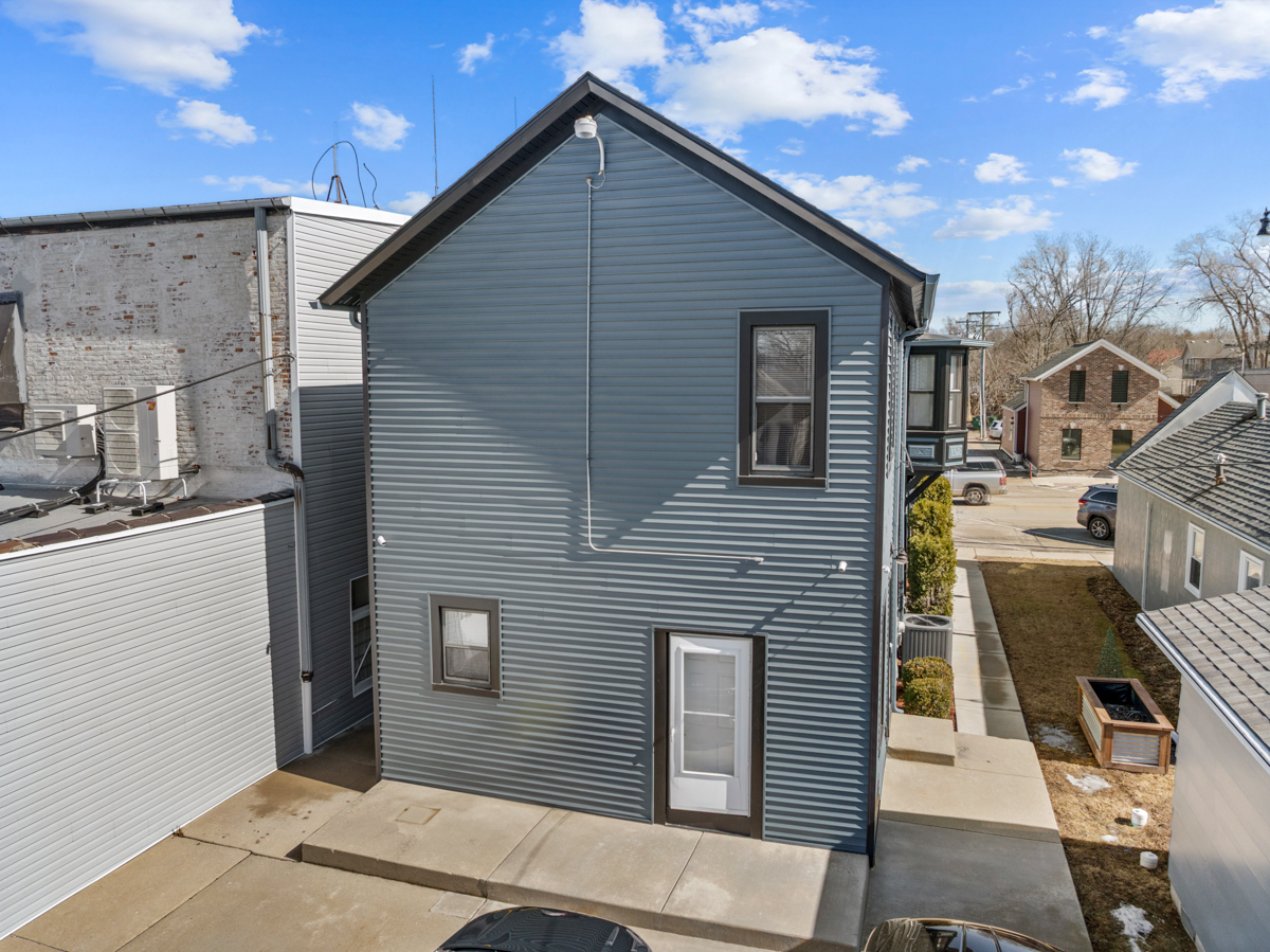 242 S State Street Property Photo 16