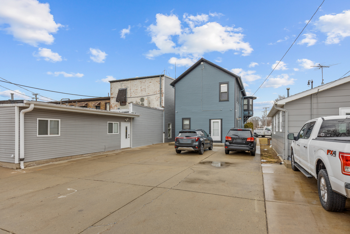 242 S State Street Property Photo 18