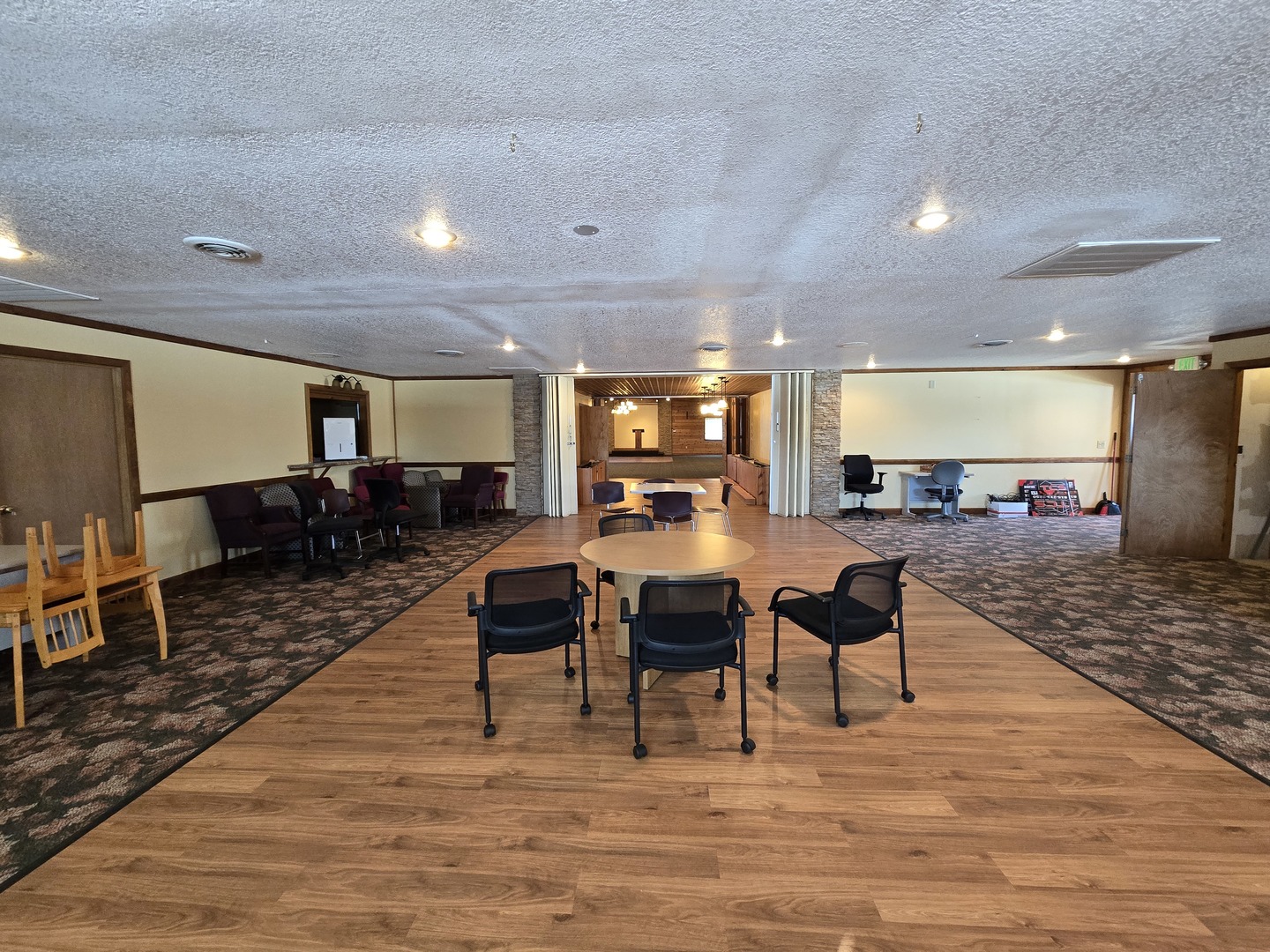 610 S Division Avenue Property Photo 15