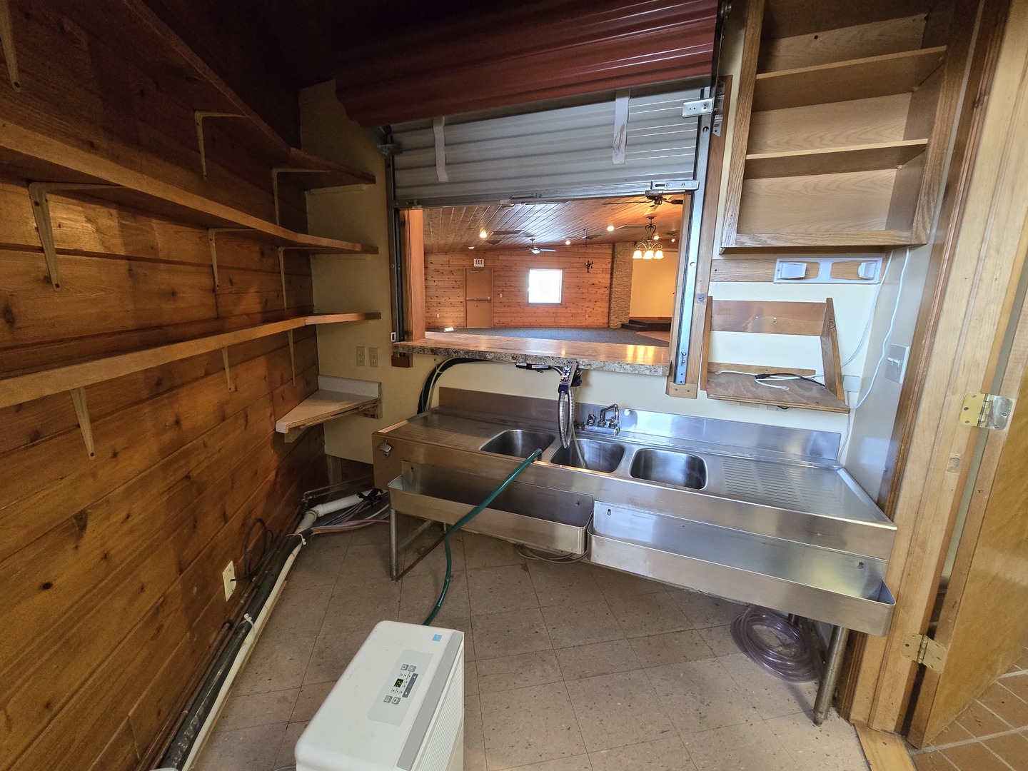 610 S Division Avenue Property Photo 22