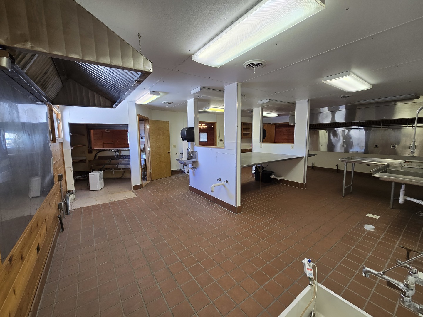 610 S Division Avenue Property Photo 23