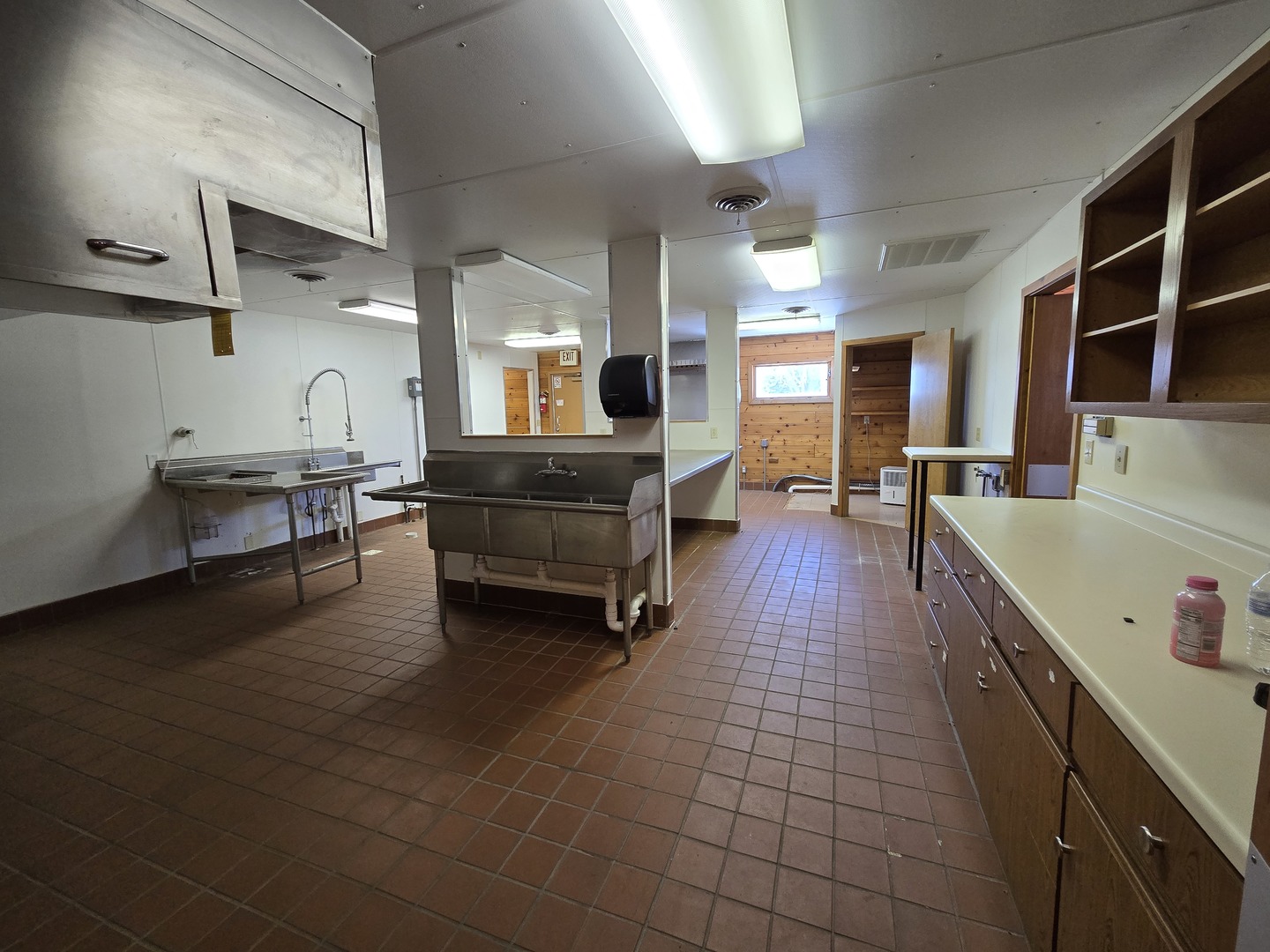 610 S Division Avenue Property Photo 26