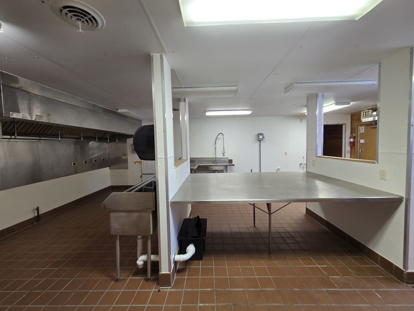 610 S Division Avenue Property Photo 27