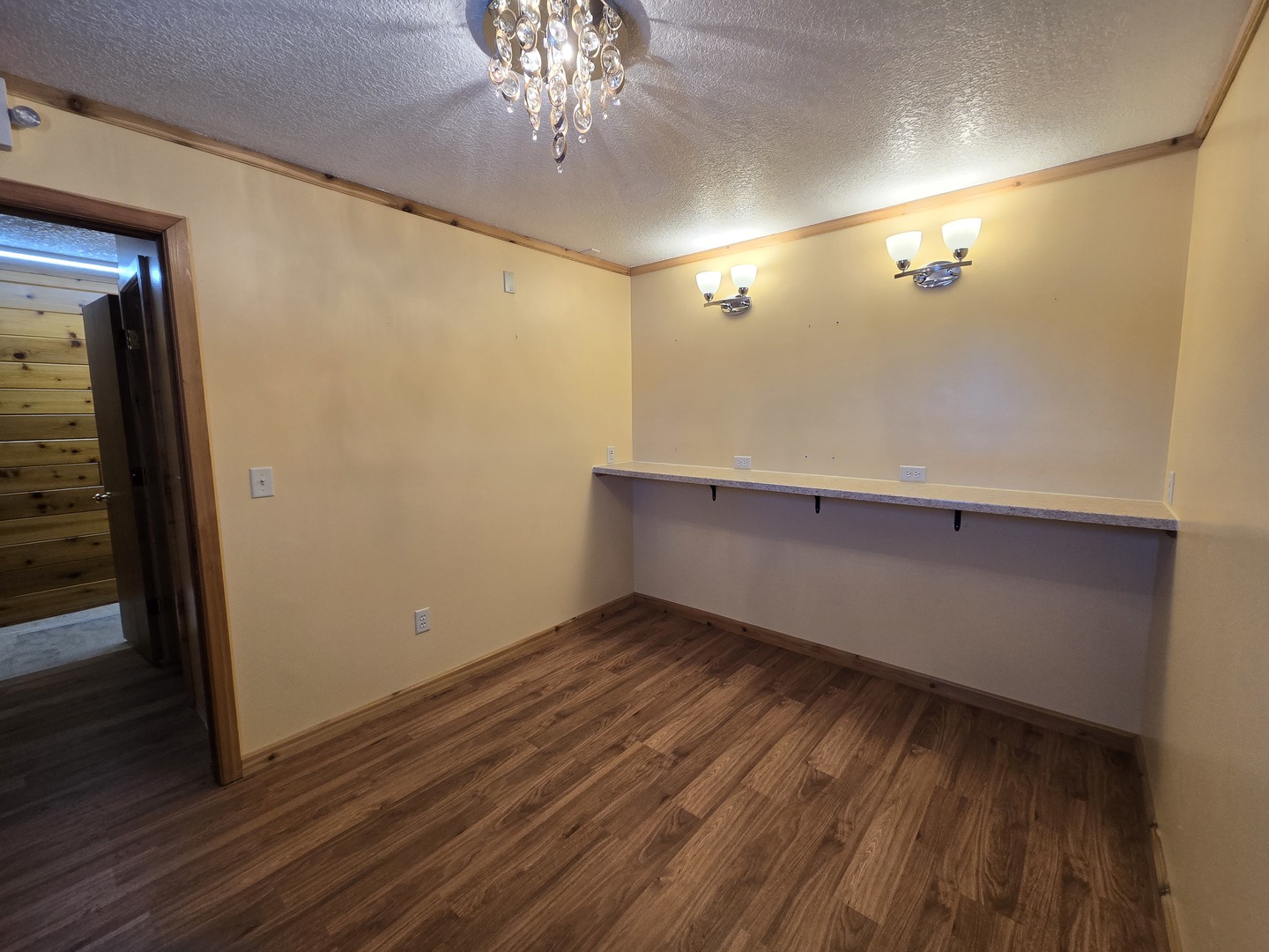 610 S Division Avenue Property Photo 32