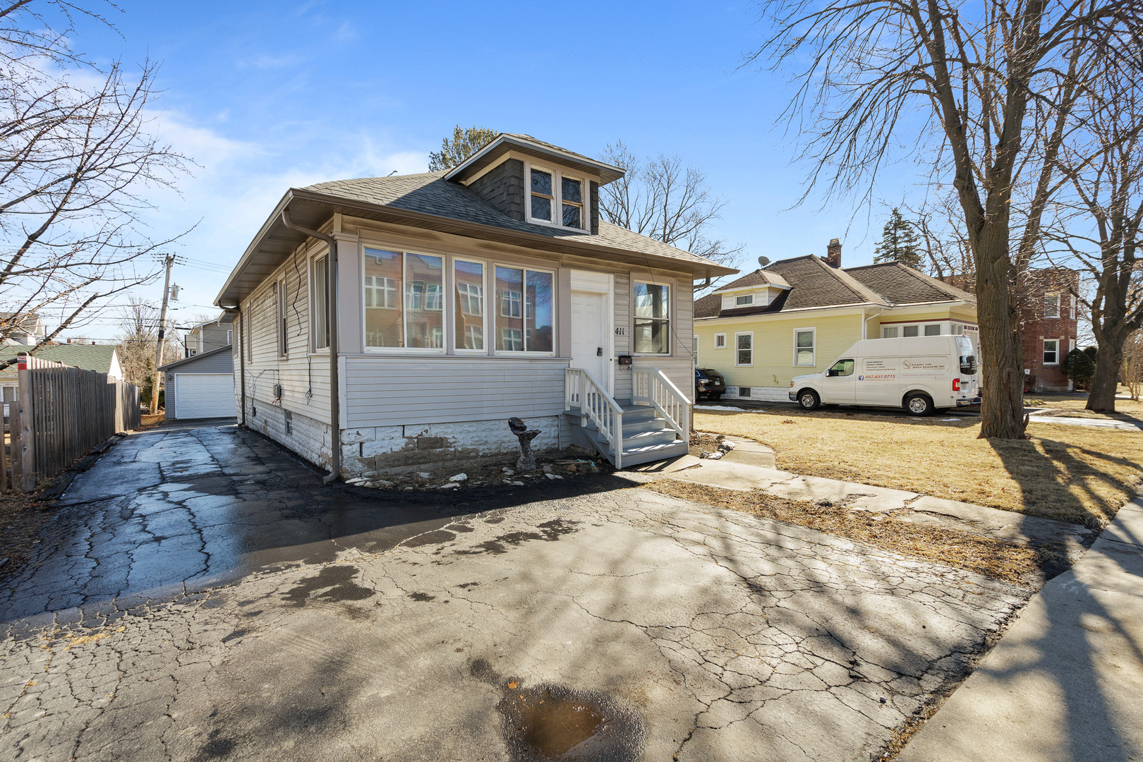 411 N Arlington Heights Road Property Photo