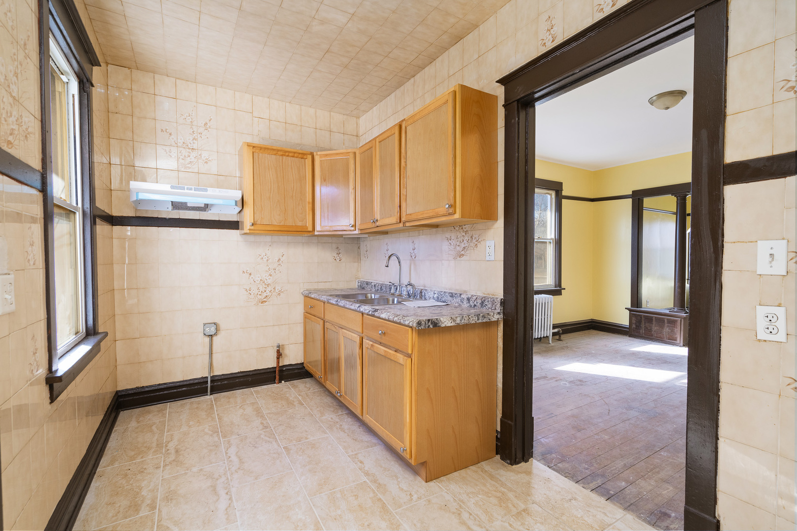 411 N Arlington Heights Road Property Photo 10