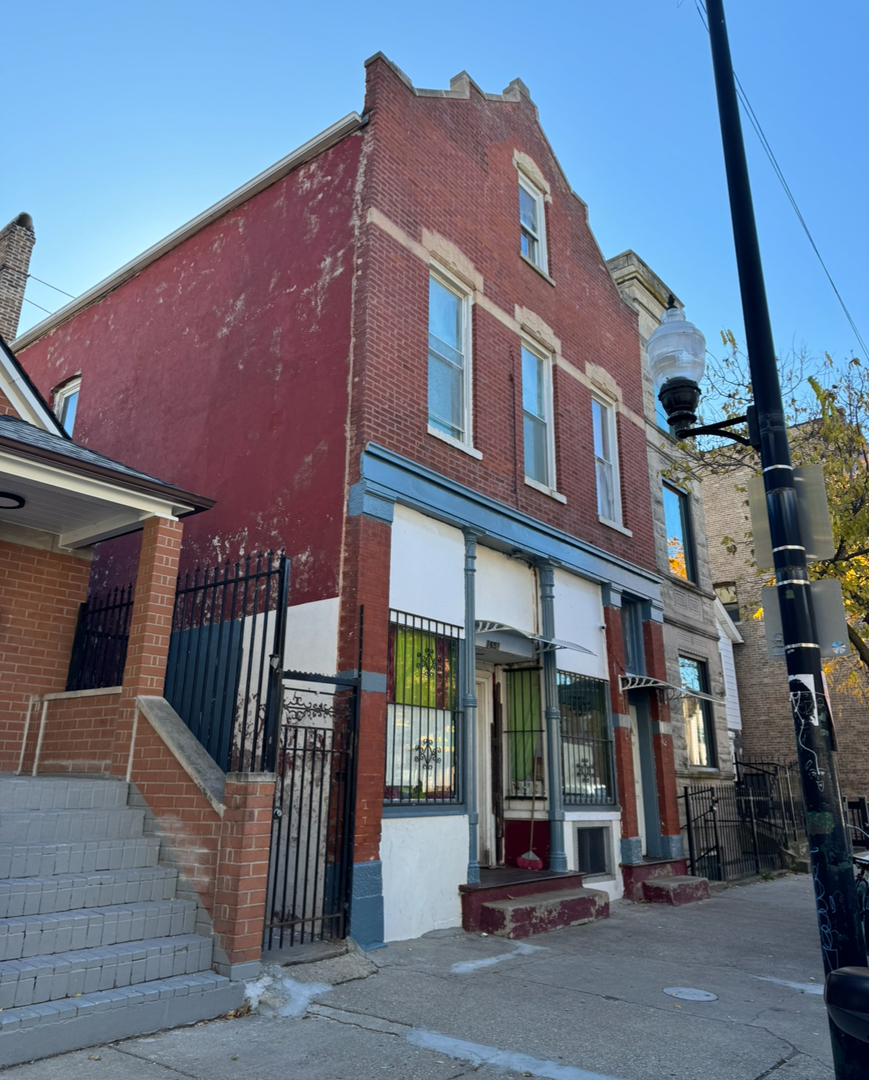 1651 W 21st Street Property Photo 1