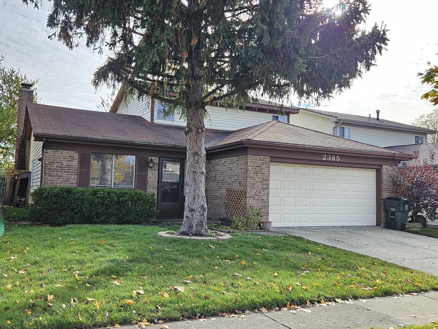 2385 Goldfinch St Property Photo