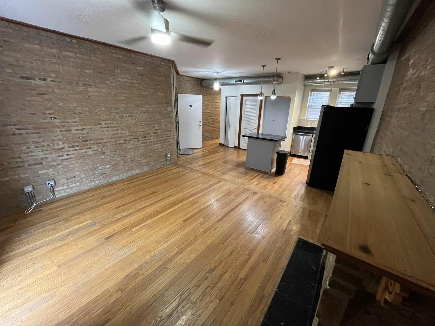 1635 W Pratt Boulevard 2n Property Photo 6