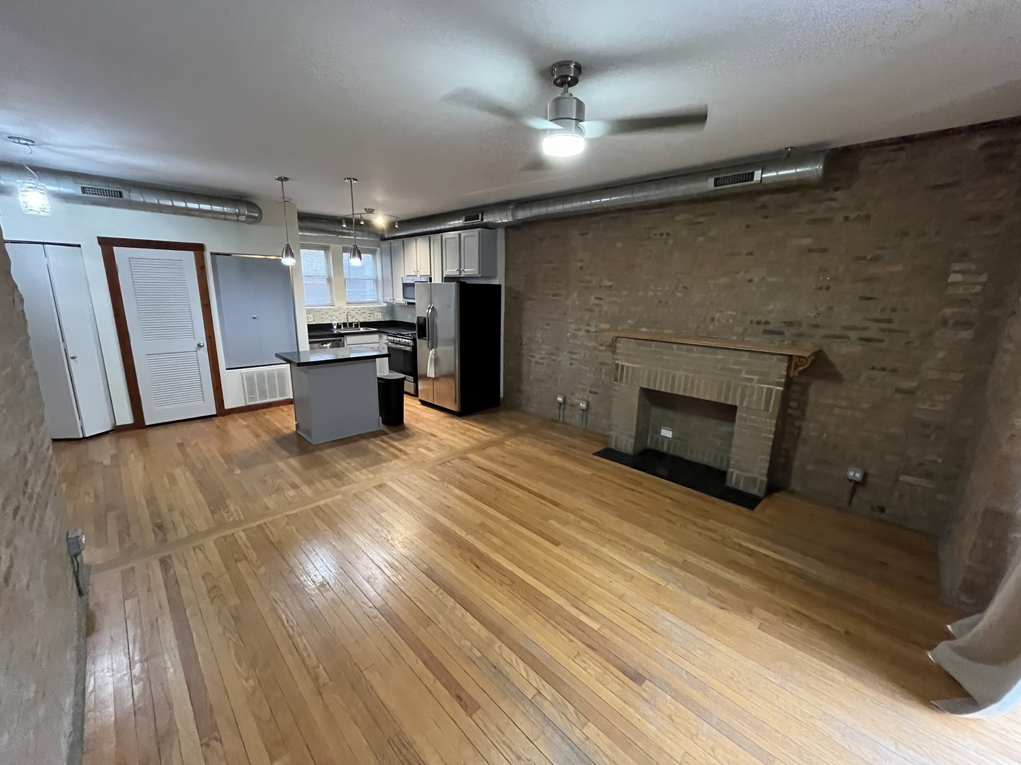 1635 W Pratt Boulevard 2n Property Photo 8