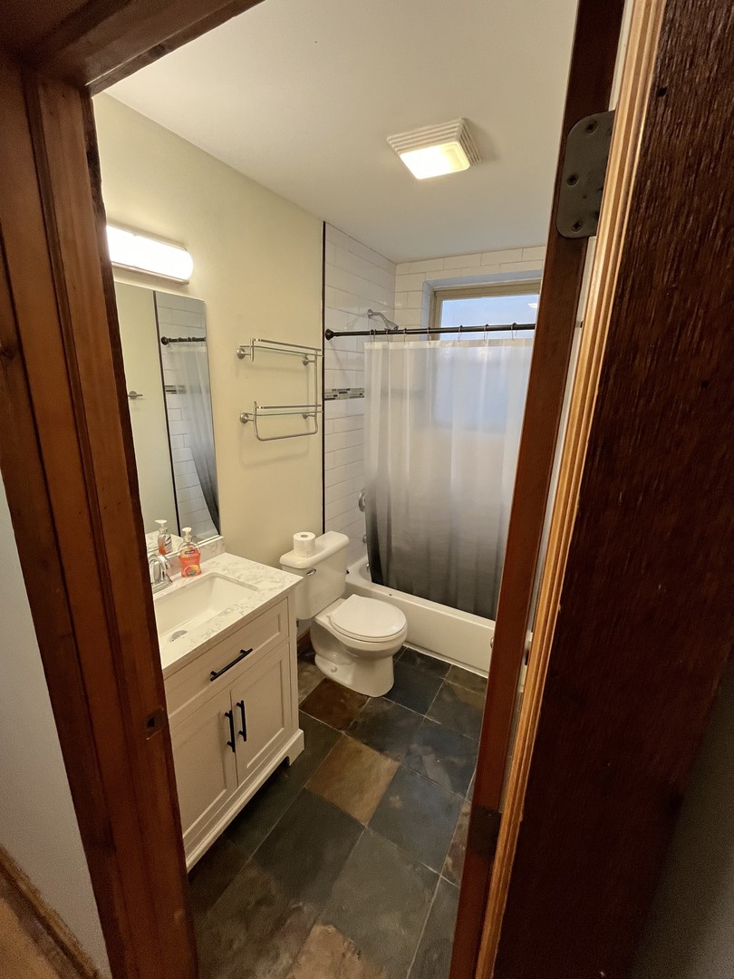 1635 W Pratt Boulevard 2n Property Photo 12