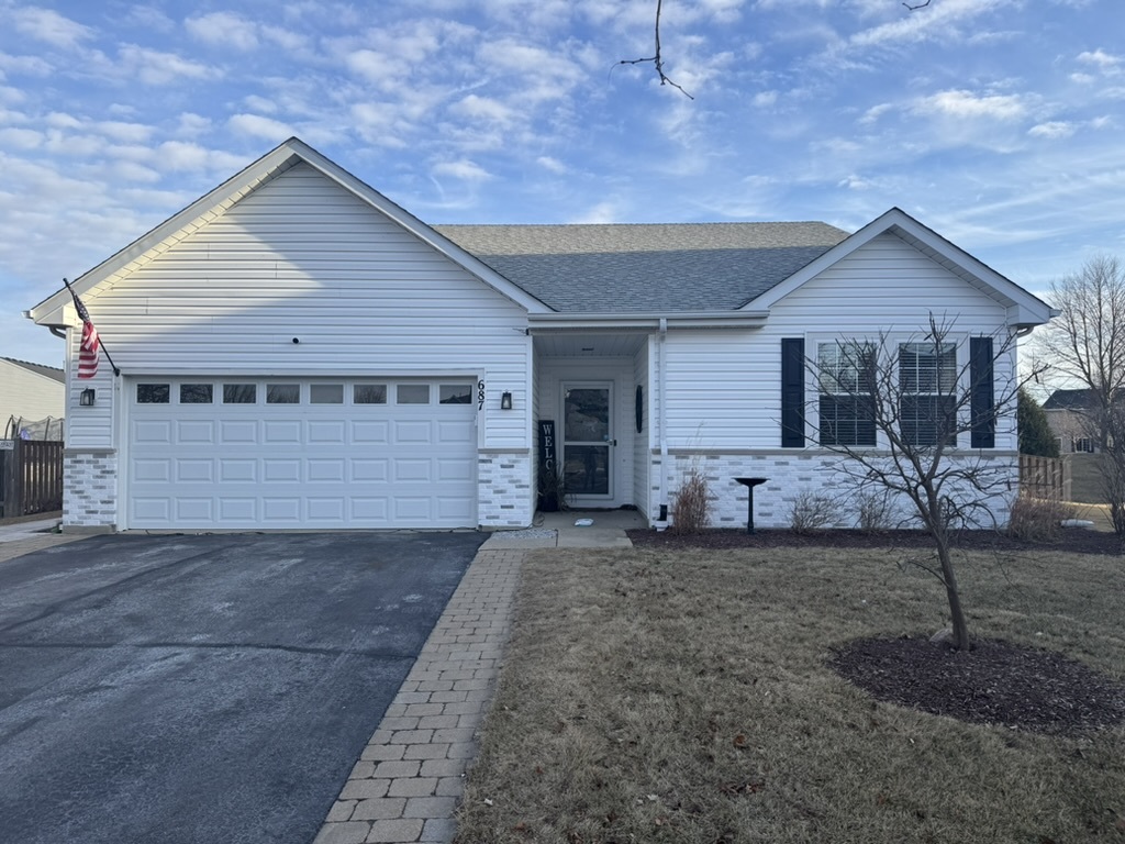 687 Glen Cove Lane Property Photo