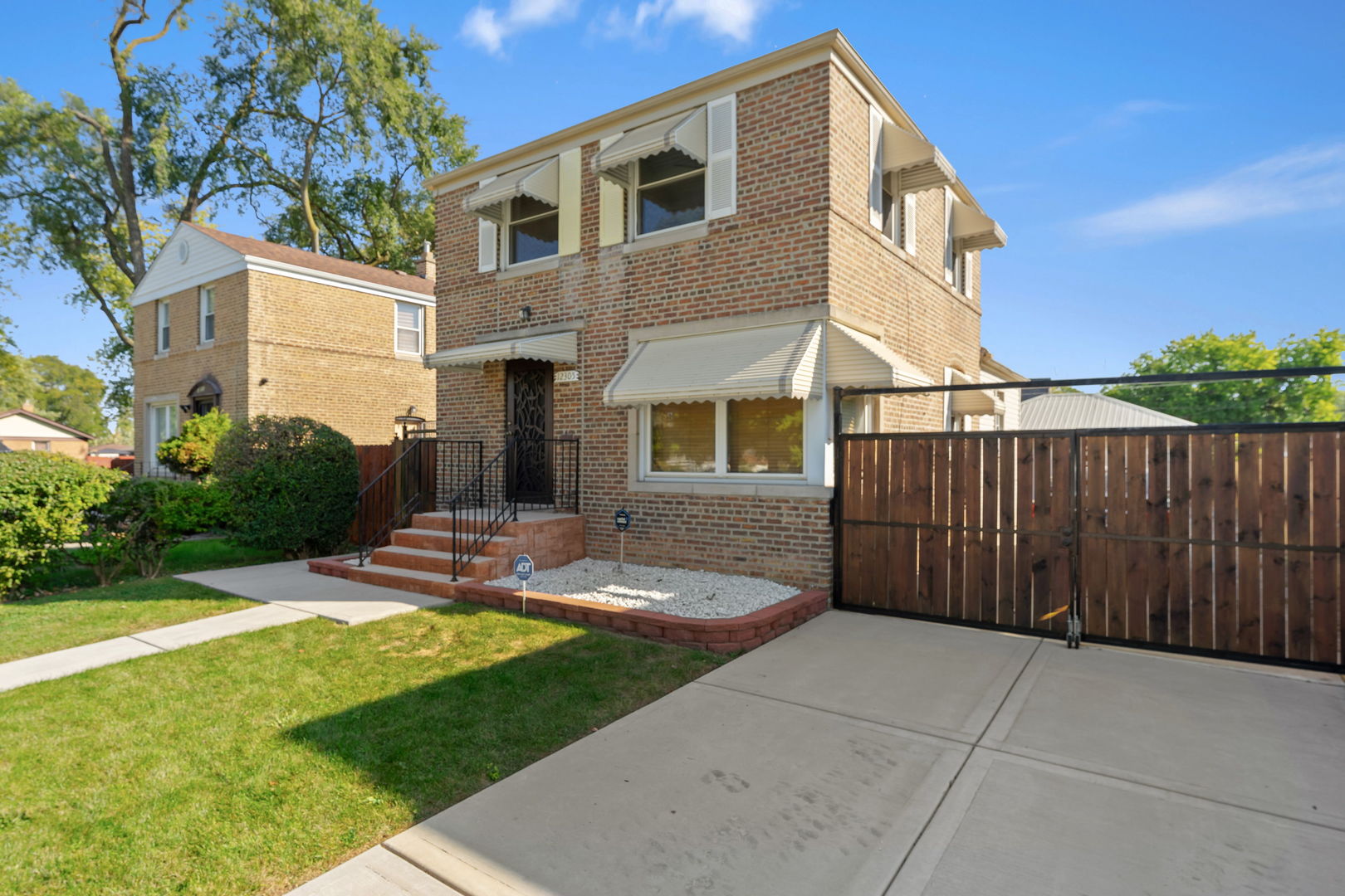 12305 S Elizabeth Street Property Photo