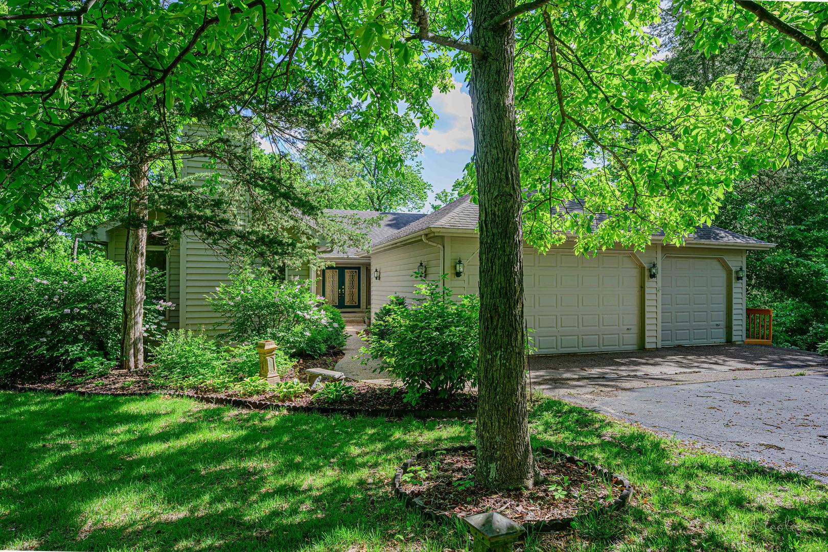18 Colony Lane Property Photo 1