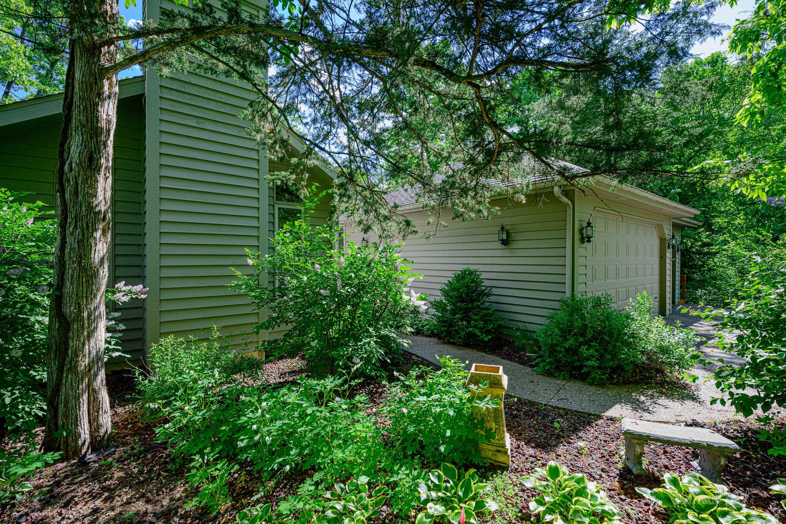 18 Colony Lane Property Photo 2