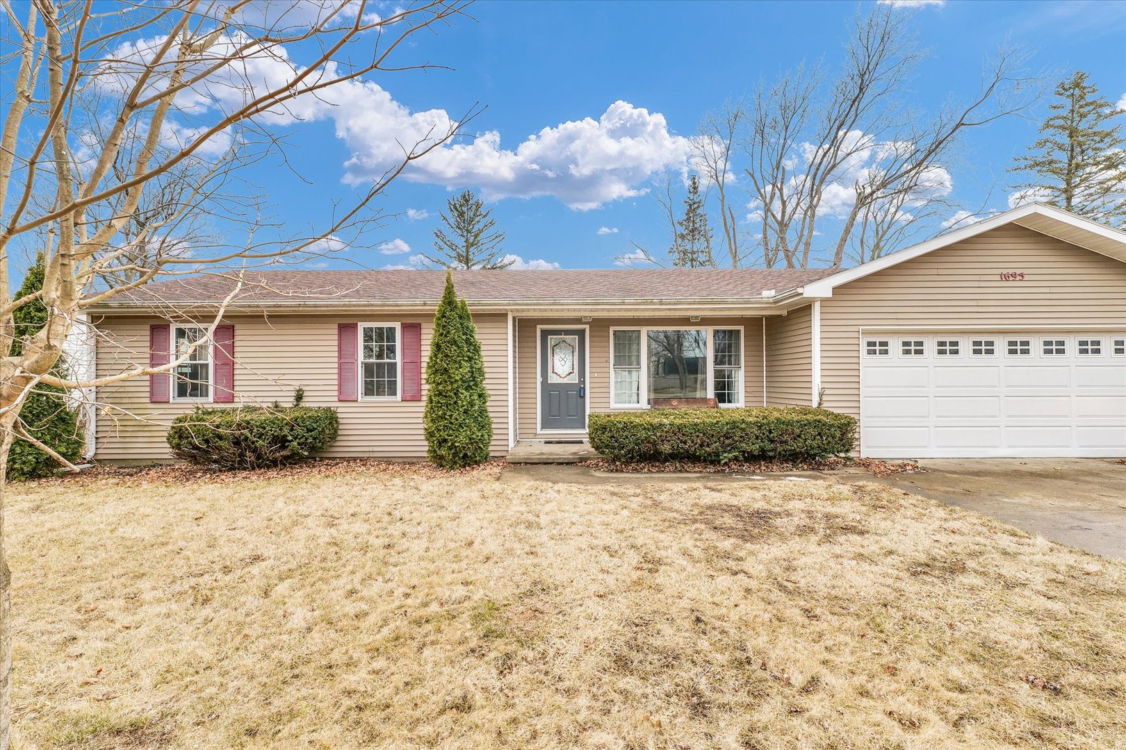 1695 Willowdale Drive Property Photo