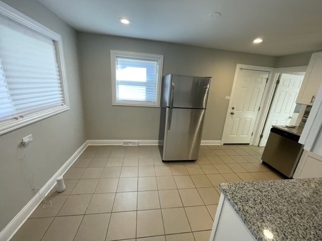 9720 S Emerald Street Property Photo 4