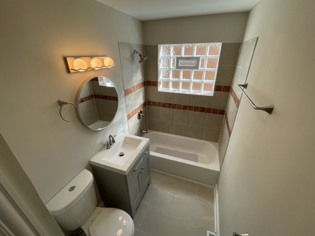 9720 S Emerald Street Property Photo 10