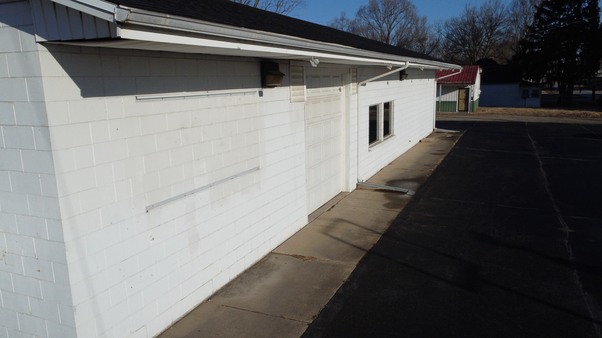 304 W Walnut Street Property Photo 5