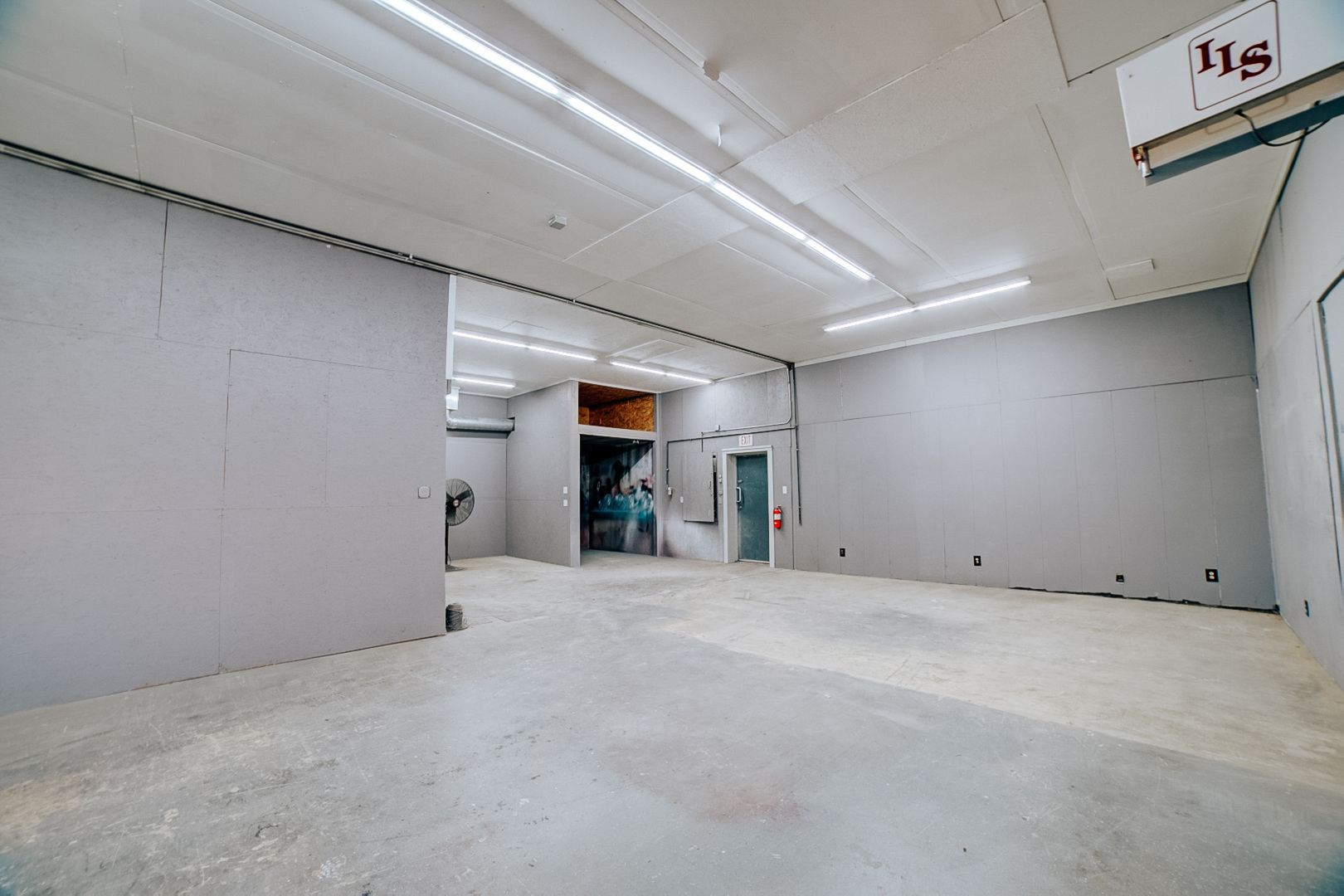 304 W Walnut Street Property Photo 16