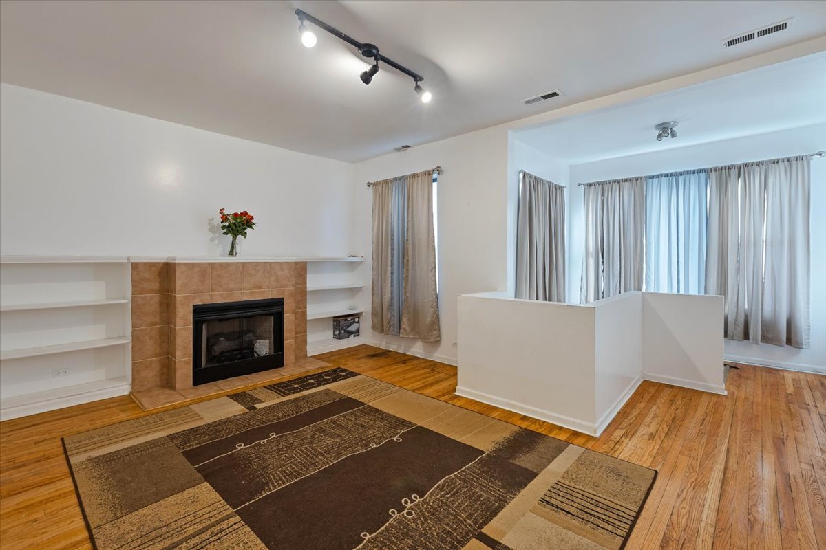 642 E 51st Street 1e Property Photo 2