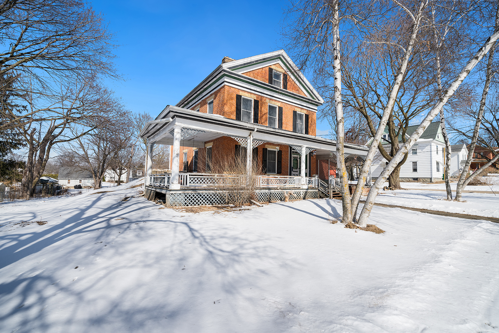 502 W Locust St Property Photo