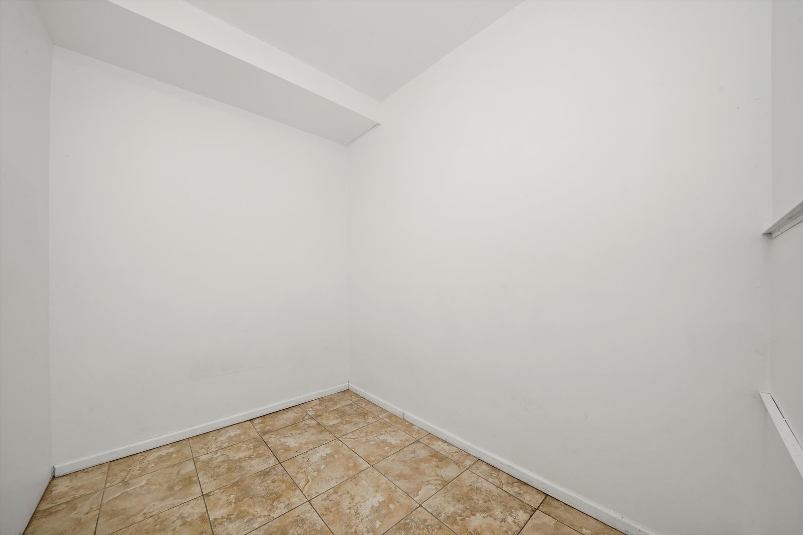 2641 W 79th Street Property Photo 5