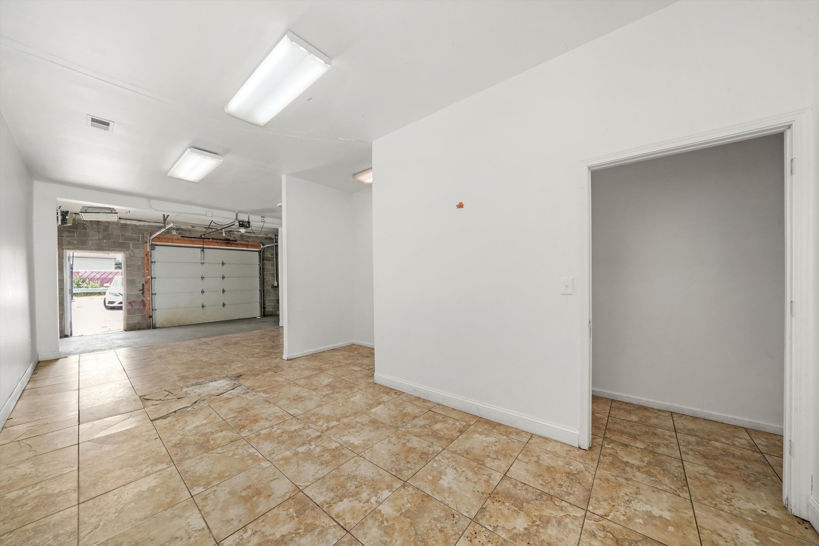 2641 W 79th Street Property Photo 13