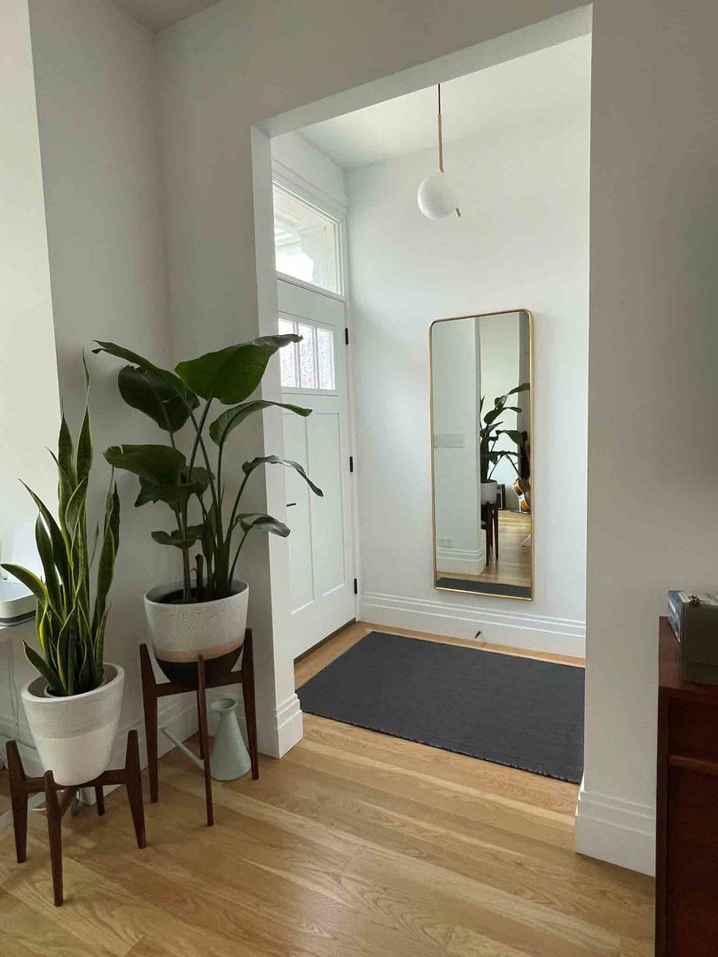 877 N Mozart Street Property Photo 2