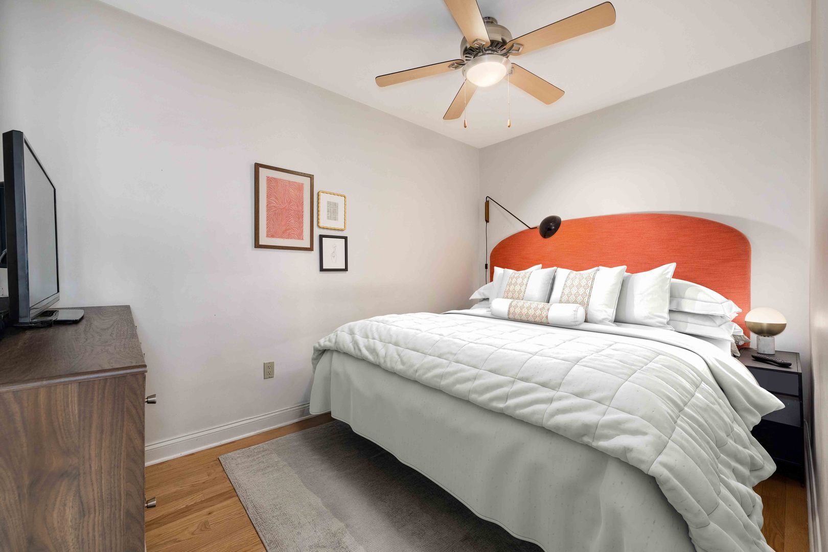 877 N Mozart Street Property Photo 21