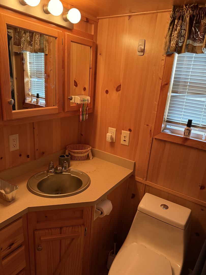 16-191 Woodhaven Lake Property Photo 22