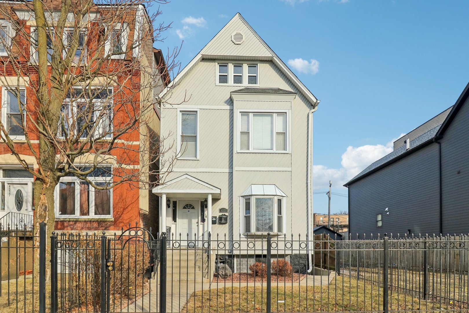 4339 S Indiana Avenue Property Photo 1