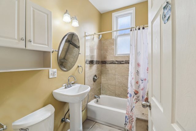 4339 S Indiana Avenue Property Photo 12