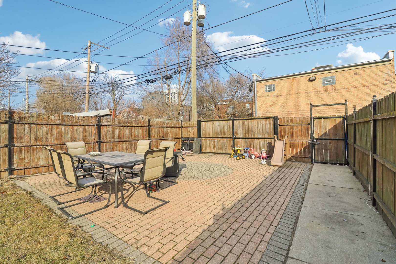 4339 S Indiana Avenue Property Photo 18