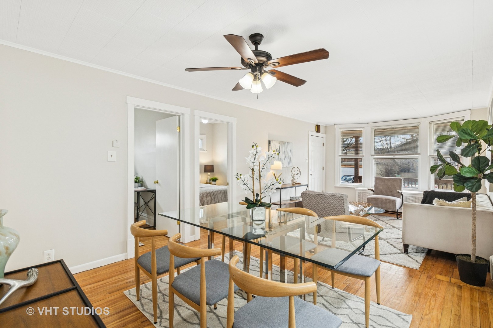 5310 W Waveland Avenue Property Photo 7