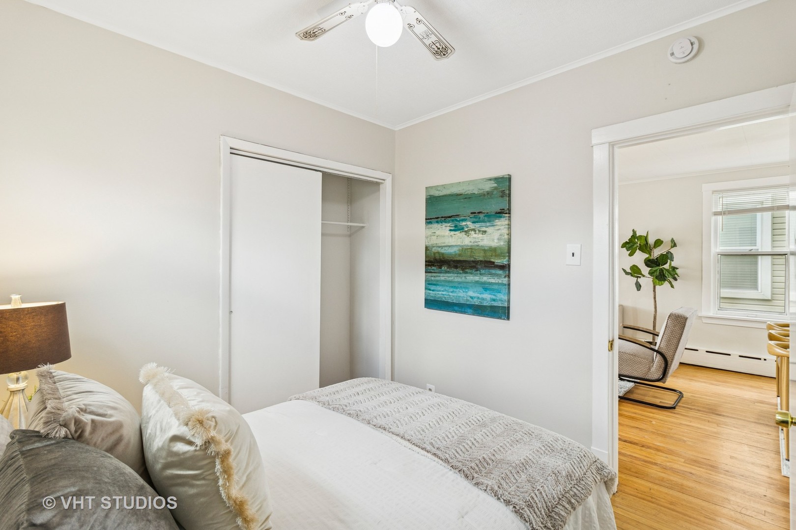 5310 W Waveland Avenue Property Photo 14