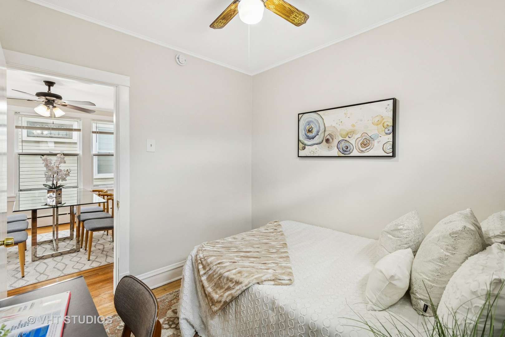 5310 W Waveland Avenue Property Photo 15