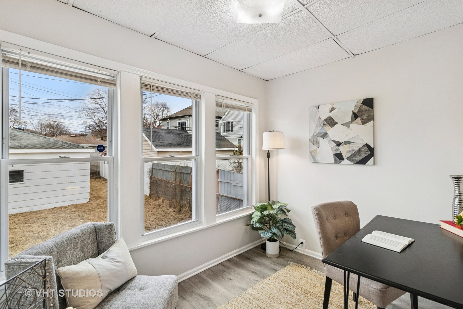 5310 W Waveland Avenue Property Photo 17