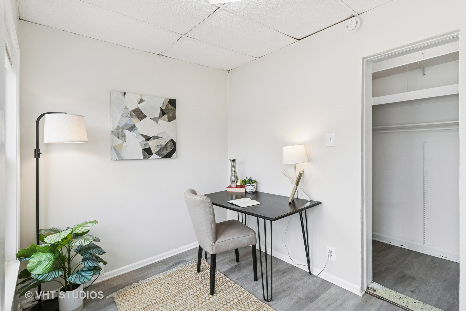 5310 W Waveland Avenue Property Photo 18