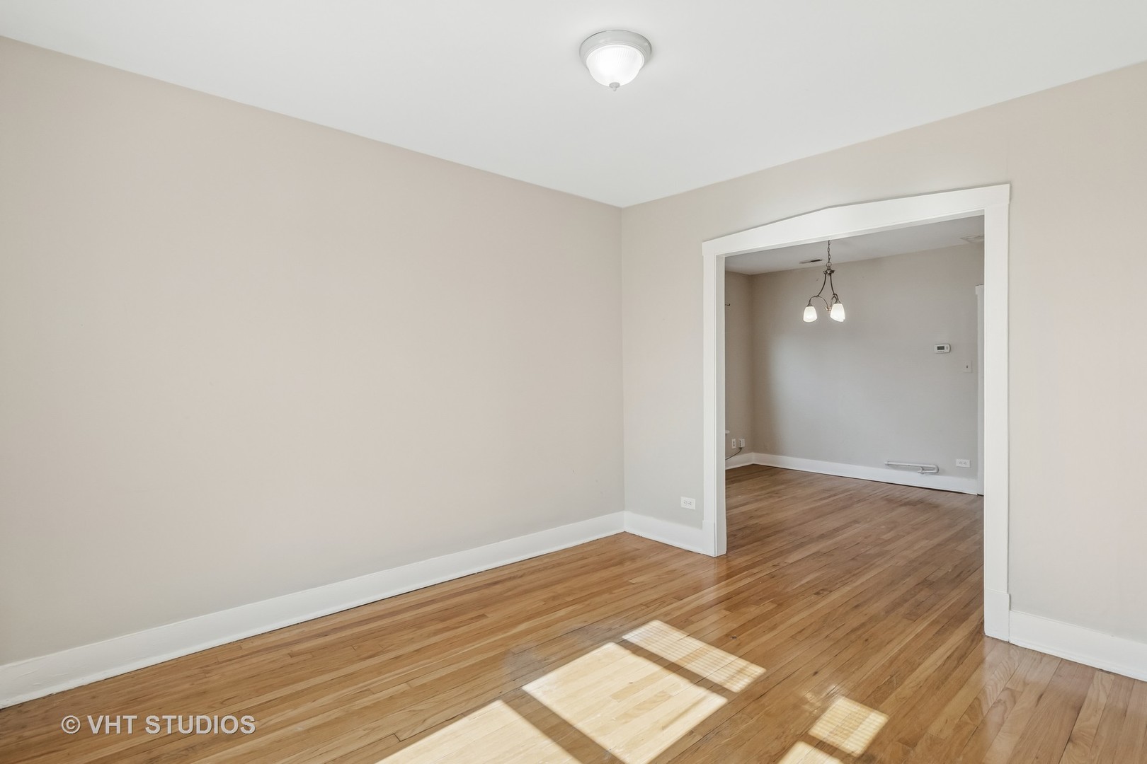 5310 W Waveland Avenue Property Photo 23