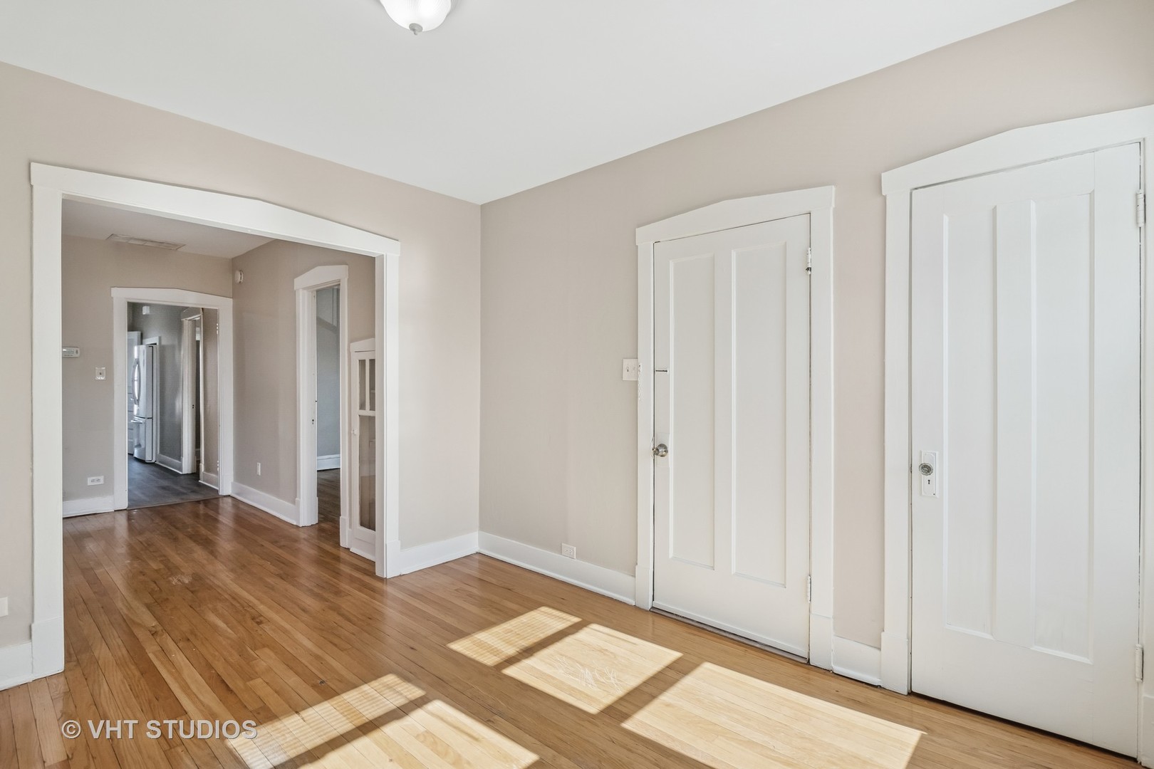 5310 W Waveland Avenue Property Photo 24