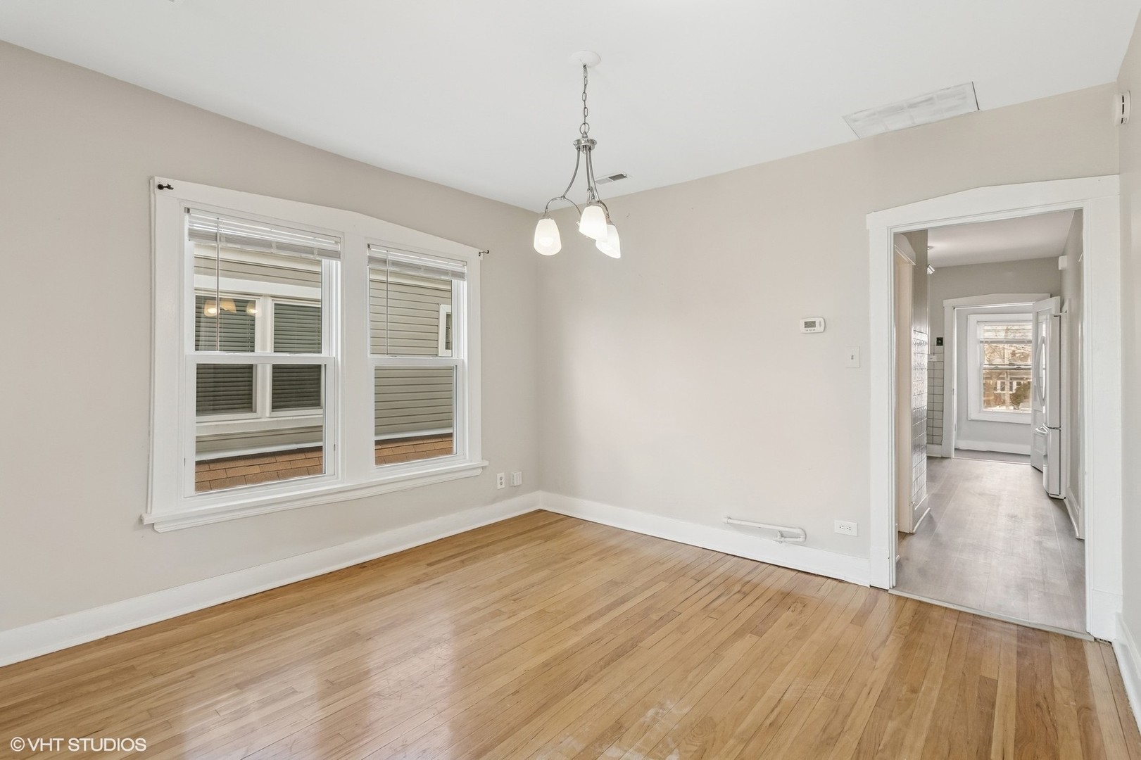 5310 W Waveland Avenue Property Photo 26
