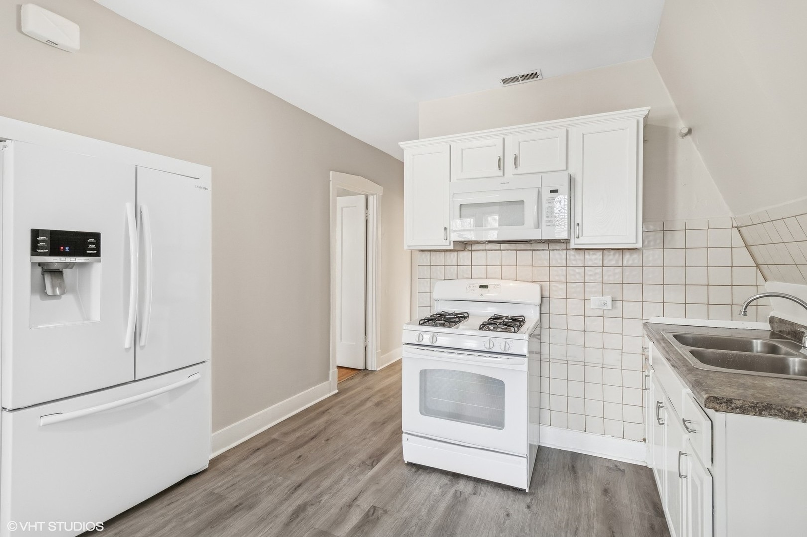 5310 W Waveland Avenue Property Photo 27