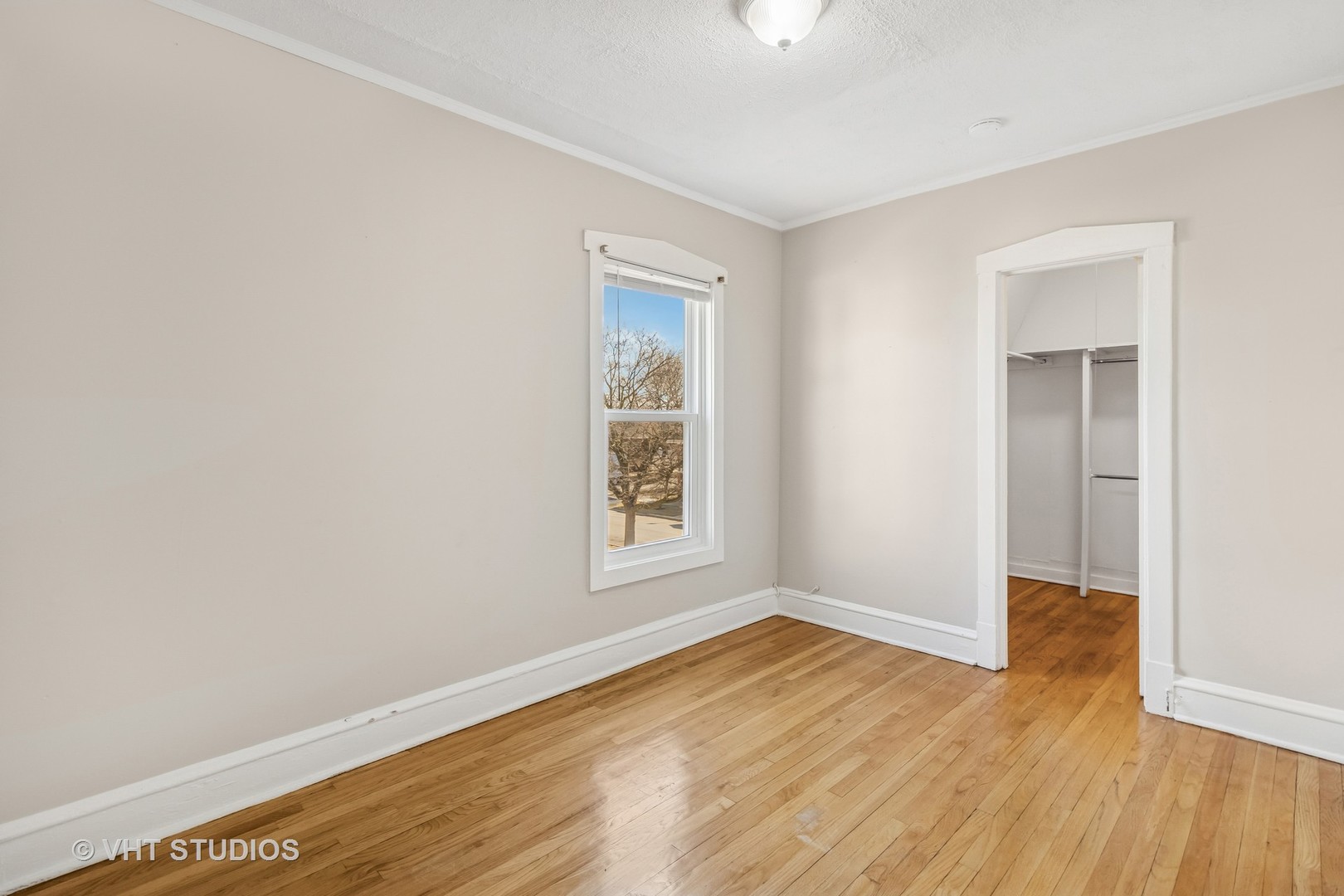 5310 W Waveland Avenue Property Photo 30