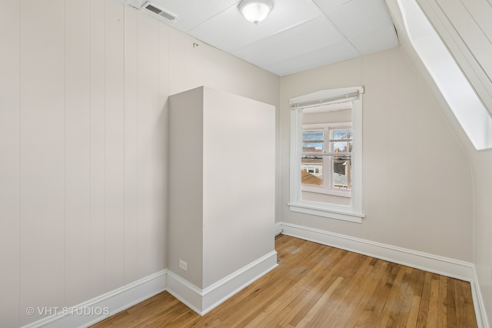 5310 W Waveland Avenue Property Photo 31