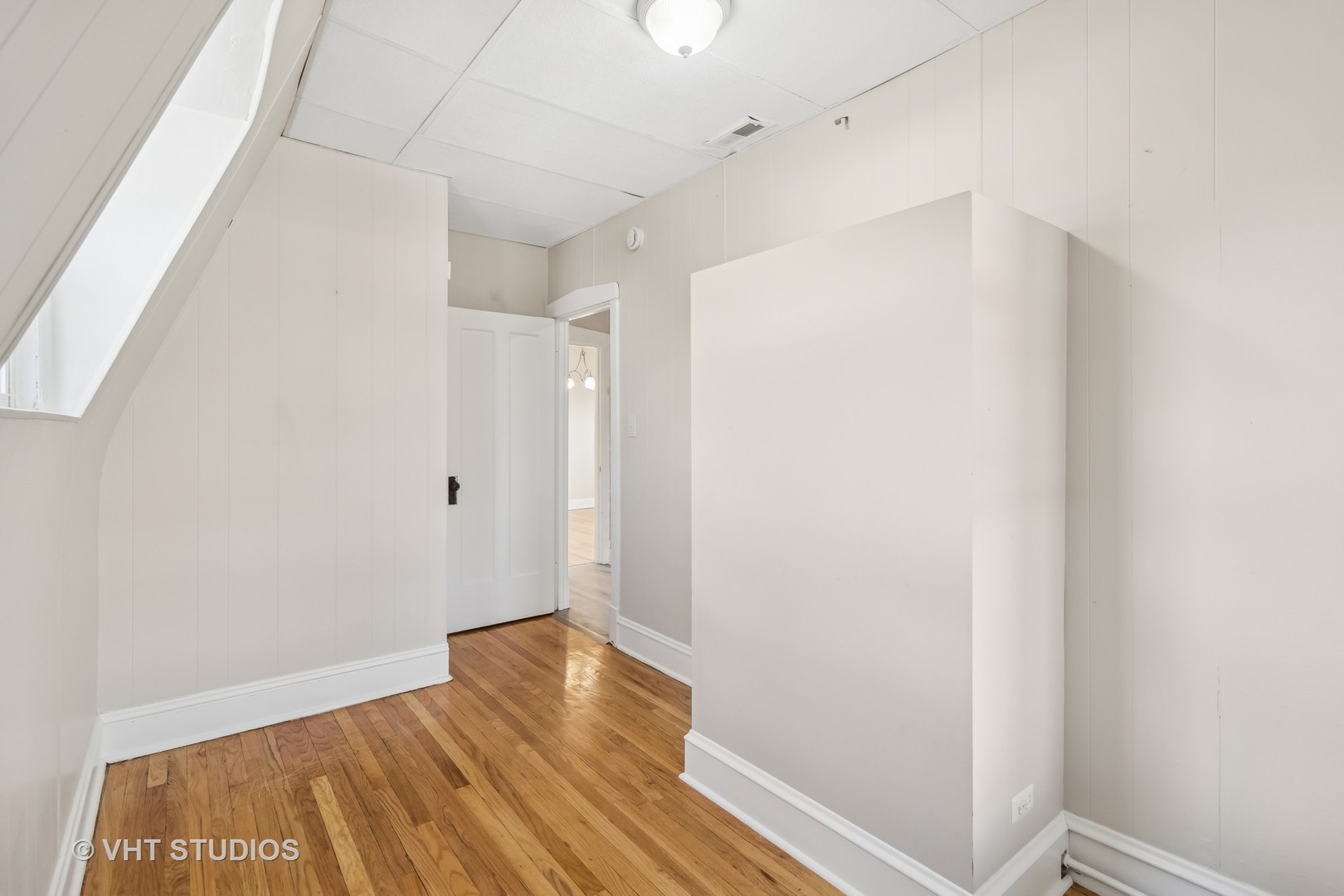 5310 W Waveland Avenue Property Photo 32