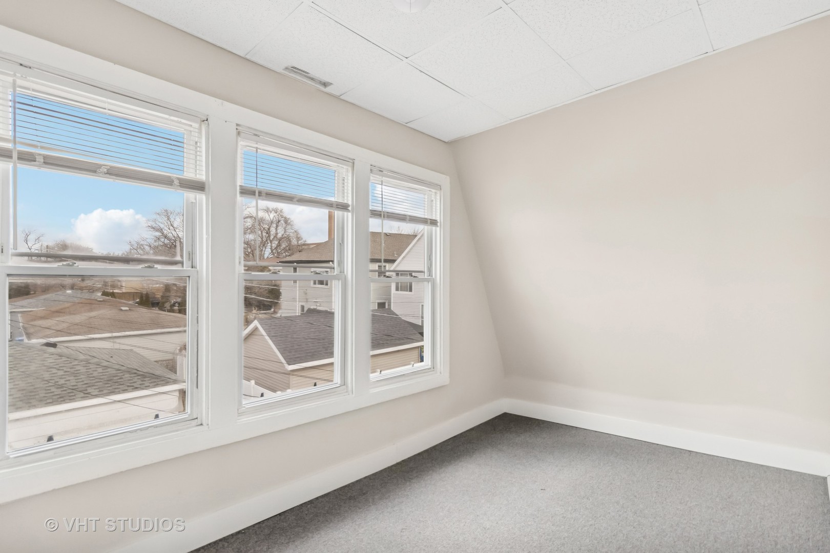 5310 W Waveland Avenue Property Photo 34